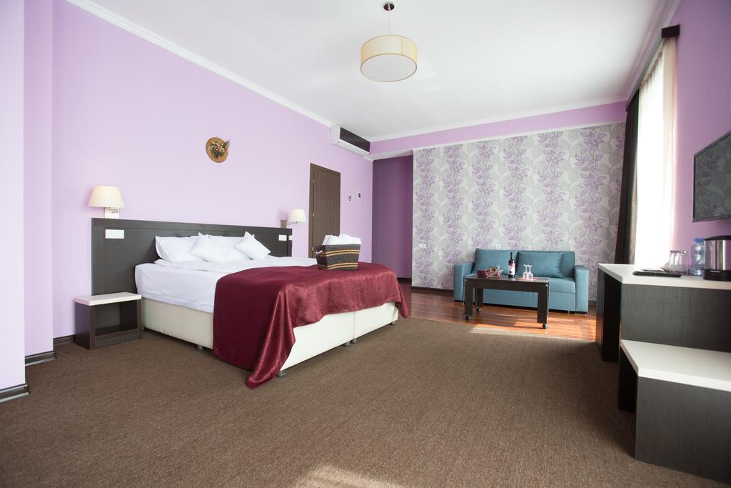 The One Boutique Hotel Tbilisi ภายนอก รูปภาพ