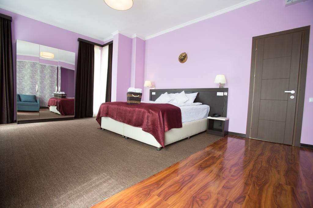 The One Boutique Hotel Tbilisi ภายนอก รูปภาพ