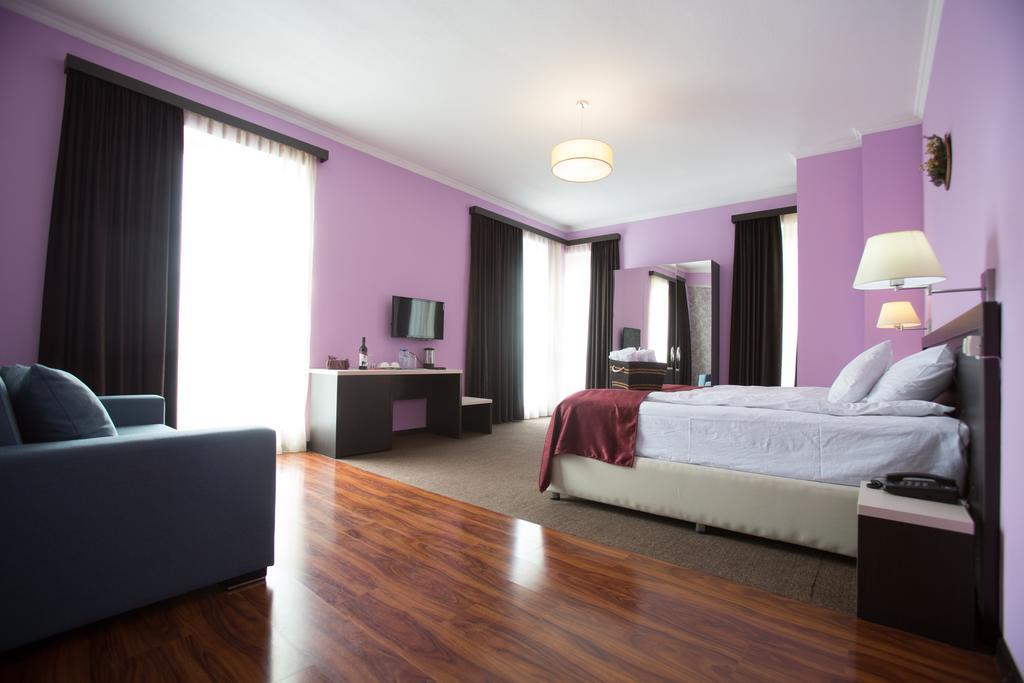The One Boutique Hotel Tbilisi ภายนอก รูปภาพ
