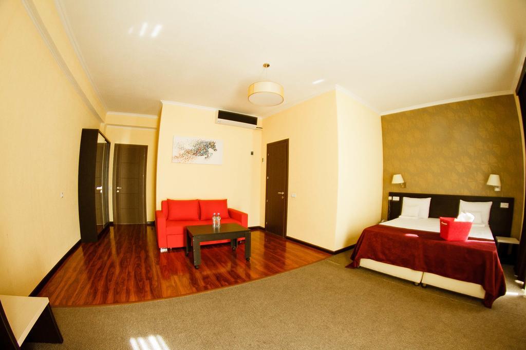 The One Boutique Hotel Tbilisi ภายนอก รูปภาพ